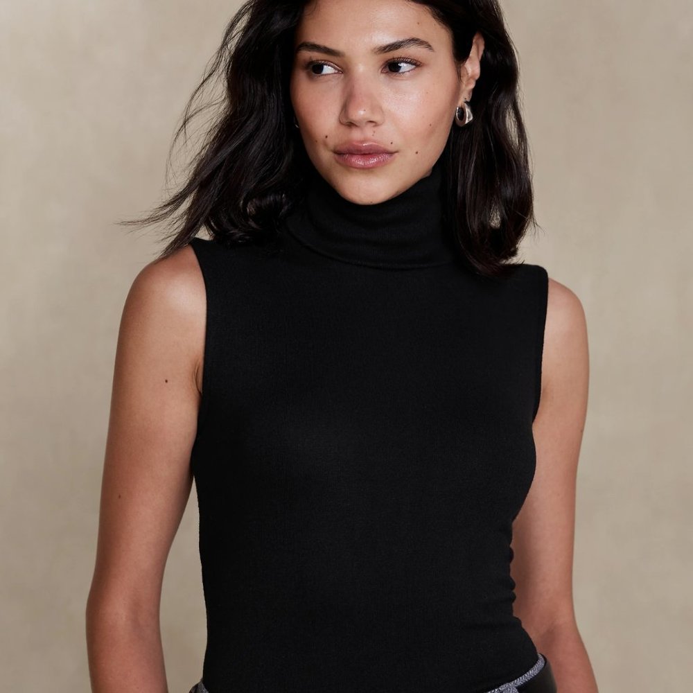NWT Banana Republic Sleeveless Turtle Neck XS in Black